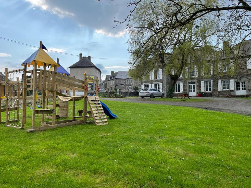 La Maison Des Amis En Normandie Pontfarcy Екстериор снимка